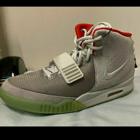 Yeezy 2 - Picture 6 of 6